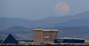 Here's how to watch april 2021's big and beautiful full moonrise. 5jorpudnctqfrm