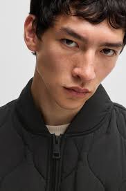 CASACA RELAXED FIT REPELENTE AL AGUA CON GUATEADO DIGITAL HOMBRE