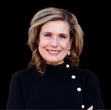 Cindy Evers's Instagram, Twitter & Facebook