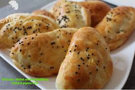 Bayatlamayan Pogaca Tarifi Turkische Teigtaschen Patatesli Pogaca Gida Yemek Tarifleri Lezzetli Yemekler