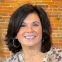 Lisa Maron's Instagram, Twitter & Facebook