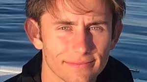 美大学生戏闹索吻被推下船致死同学们撒谎灭证被判刑- 8world