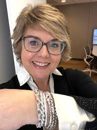 Martha Mulford's Instagram, Twitter & Facebook