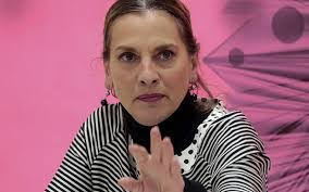 Beatriz Muller's Instagram, Twitter & Facebook