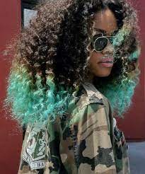 It looks windswept and beachy, like you've just spent a good week in the sunshine. 10 Women Who Rock Blue Hair So Well Naturallycurly Com