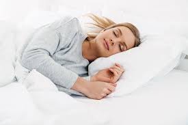 Il y a mille et une manières d'utiliser le bicarbonate de soude, mais aujourd'hui on vous présentera comment nettoyer un matelas jauni et même des taches de. Nettoyer Un Matelas Astuces De Grand Mere Utiles