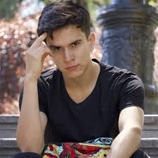 'raíces' es el reflejo de la vitalidad y la locura de carlos maldonado. Juan Carlos Maldonado Contreras Youtube