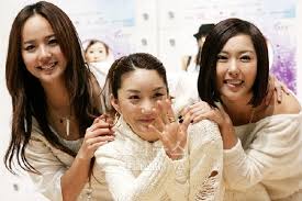 Eugene works hard for the upcoming reunion. Why Is Bada Crying Again Popseoul