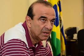 Ao menos 16 prefeitos já morreram por Covid em 2021