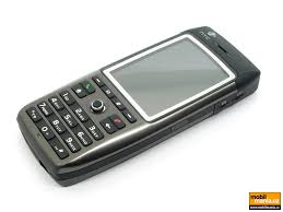 HTC MTeoR: obrněný mobil s Windows ...