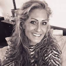 Jill Deering's Instagram, Twitter & Facebook