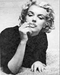 Marilyn photographed by Ben Ross in 1953 : r/MarilynMonroe