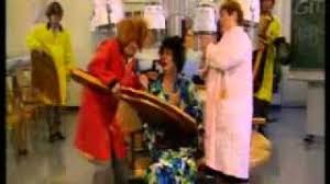 Man sieht in weiter ferne nackedeis nicht gern. Songtext Jazz Gitti Hoppala Musikguru