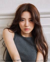 Anna Tanaka's Instagram, Twitter & Facebook