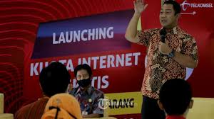 Pulsa adalah mobile payment yang digunakan untuk pembayaran panggilan telepon, sms dan pembelian kuota internet pada handphone. Cara Transfer Pulsa Telkomsel Dengan Mudah Lewat Mytelkomsel Dan Umb Berikut Biaya Serta Syaratnya Tribunnews Com Mobile