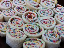 Looking For Kids Party Food Ideas Check Out These Simple Recipes That Are Cheap Quick Easy To Make From Pizza Fairy Bread Birthday Food Birthday Party Food