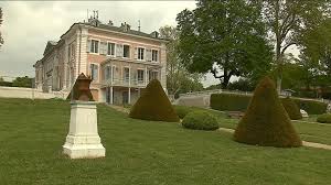 RÃ©sultat de recherche d'images pour "chateau de voltaire"