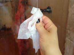 Mix 1 cup of white vinegar with 3/4 cup of dawn and microwave in a microwave safe glass container for 1 minute. Use Dryer Sheets To Clean Soap Scum Off Shower Doors Housekeeping Wonderhowto
