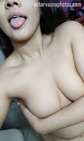 Hot Pakistani teen ki naked selfie pics - Muslim Nude Pics