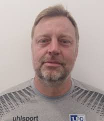 Heute möchten wir ein weiteres neues Gesicht der Trainergilde unseres NLZ  vorstellen. Der 43-jährige Tom Heitzmann wird für unsere U 12-Junioren  verantwortlich zeichnen. Herzlich willkommen! #magdeburgerjungs #fcmnlz  #fcmu12