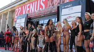 Venus Berlin 2018: Nackte Haut, heiße Toys! DAS erwartet Sie auf der  Erotikmesse | news.de