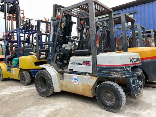 Xe n&acirc;ng cũ gi&aacute; rẻ 2 tấn Komatsu FD20-11