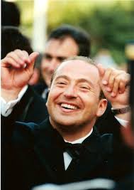 Il entend bien renouer avec l'humour noir et la provocation qu'on lui a toujours connus ! Patrick Timsit Wikiwand
