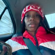 This was my fun auntie the one who loved to dance an was full of life I'm  go miss you so much love you auntie 😢😢😢