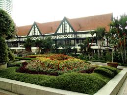 Literally, kuala means rivermouth in the malay language, and thus this is a small town where the selangor river (sungai selangor) meets the sea. A Look At The History Behind The Royal Selangor Club Expatgo