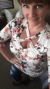 Loving this top with white jeans