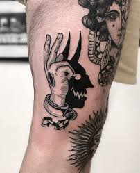 Southpaw Bird Behind Ear Tattoo Pin By Ryan Roberts On Tattoo Tattoos Old School Tattoo Designs Creepy Tattoos