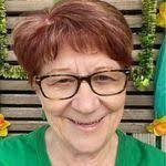 Carol Eroh's Instagram, Twitter & Facebook