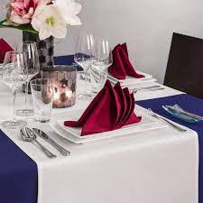 Red Napkins On White Plates Large Flower Bouquet Napkin Folding With Rings Wine Glasses Napkin Folding Napkin Folding Tutorial Red Napkins