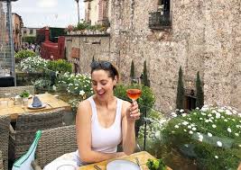 Eva is the oscar winner's only child from her first marriage to italian filmmaker franco amurri. Eva Amurri Height Weight Age Spouse Children Facts Biography
