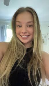 Beatriz Oliva's Instagram, Twitter & Facebook