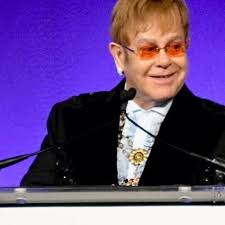 Chi è Elton John: biografia, carriera, vita privata e i nostri articoli.
