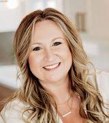 6334 Whispering Pine Dr, Davenport, IA 52807