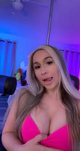 TW Pornstars - AZRA😳. Twitter. live for a little before fansly stream !.  3:35 AM - 7 May 2022