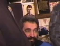 Zdravko Crnogorac⁉️ Budući mandatar nove vlade u javnosti je već prepoznat  po dernečenju sa četnicima, druženju sa velikosrspkim teroristom Nikolom  Kavajom, darovanju ikone kontroverznom svetosavskom tajkunu, cjelivanju  srpske zastave, tendenciji da ljubi