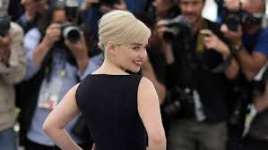 Emilia clarke shares with hiphollywood what inspired her brand new bumblebee tattoo. Game Of Thrones Star Emilia Clarke Gets Tattoo Linked To Hbo Show Bon Fere