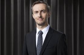 Gedicht von jan böhmermann so, da es nun ja durch die presse geht wie nichts gutes und überall zu lesen ist, erscheint hier das gedicht von dem lustigen einfallspinsel jan böhmermann. Jan Bohmermanns Bekannteste Coups Von Verafake Bis Varoufake Panorama Stuttgarter Nachrichten