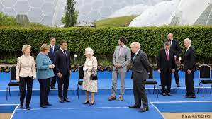 Die spenden würden entweder direkt oder durch die bereitstellung von mitteln an die globale impfallianz covax erfolgen. Eumhl6mi953a6m