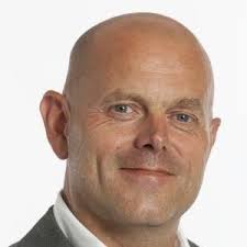 Sinds 1 januari 2025 is David Wijnands (42) directeur van Ouwehand Bouw  Katwijk. Met 23 jaar ervaring binnen het bedrijf en een brede expertise in  de bouwsector geeft David leiding aan de