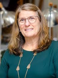 Diane Phares's Instagram, Twitter & Facebook