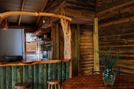 Trekking, el morado, lo valdez, cerro puntiagudo, cerro retumbadero, plantat, valle de la engorda, volcan san jose, baños colina y otros. Cabana De Madera En Cajon Del Maipo Para Familias O Grupos