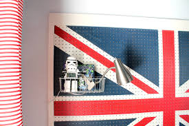 From furniture and décor to art work and accessories, pretty much small cushions with union jack motif work great for couches and in the living room. Diy Union Jack Pegboard Headboard