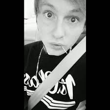 Duncan Henson (@dee__wade)