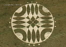 Overton Down Avebury, Wiltshire | 18th July 2011 | Wheat OH | The intersection of circles in this new 2019 formation reminded us of this circle from 2011 - Temporary Temples