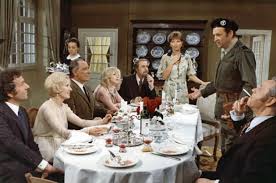 The dinner party (2020) başarılı yatırımcı ve karısı bir akşam yemeğine davetlidir. Luis Bunuel Movies Unfashionably Subversive Challenging Classics