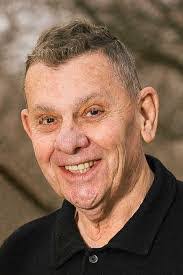 Dee Ogle's Instagram, Twitter & Facebook